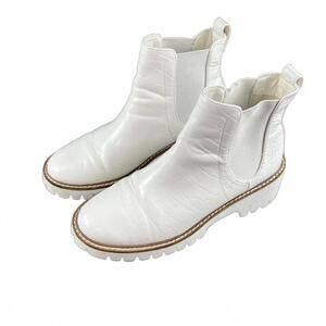 Altar’d State White Croc‑Embossed Chelsea Boots – Lug Sole – Women’s Size 7M